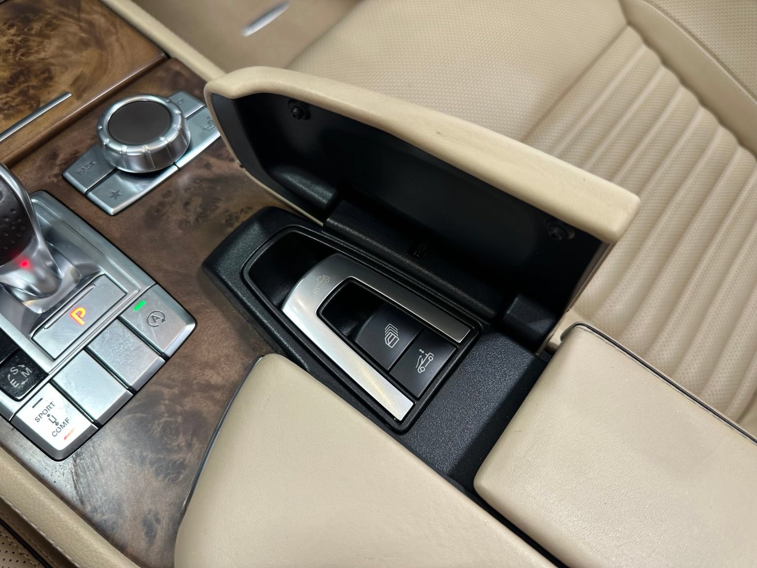 Used 2016 Mercedes-Benz SL 550 image 41