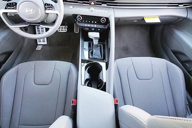 New 2026 Hyundai Elantra Sport FWD image 23