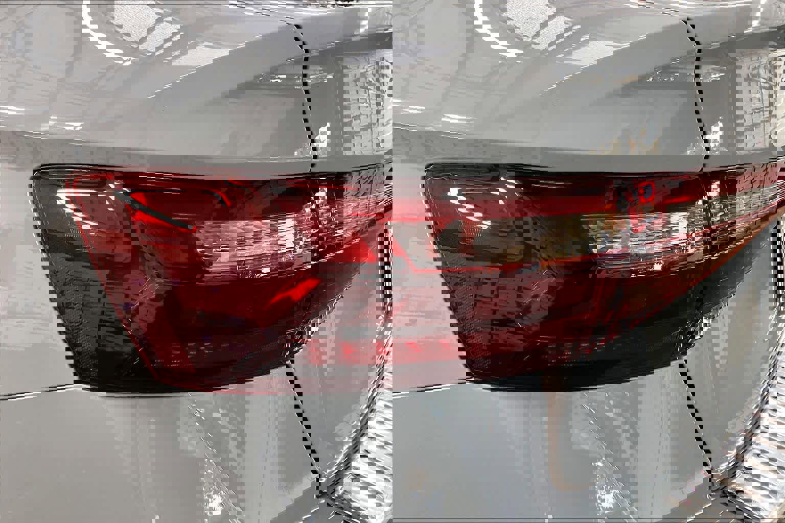 Used 2025 Volkswagen Jetta SE w/ Black Wheel Package image 31