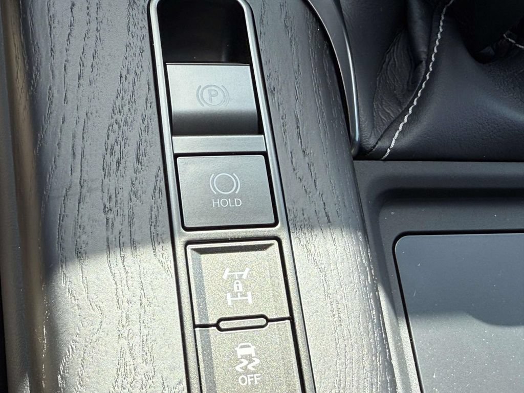 New 2026 Lexus LX 600 4WD w/ Luxury Package image 20