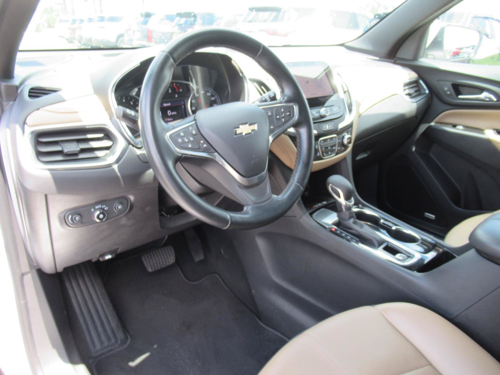 Used 2023 Chevrolet Equinox Premier FWD image 17