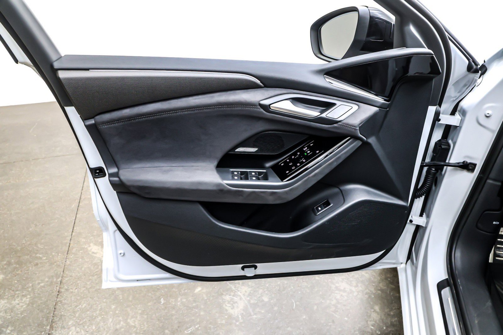 Used 2025 Audi S6 e-tron Premium Plus w/ Premium Plus image 22