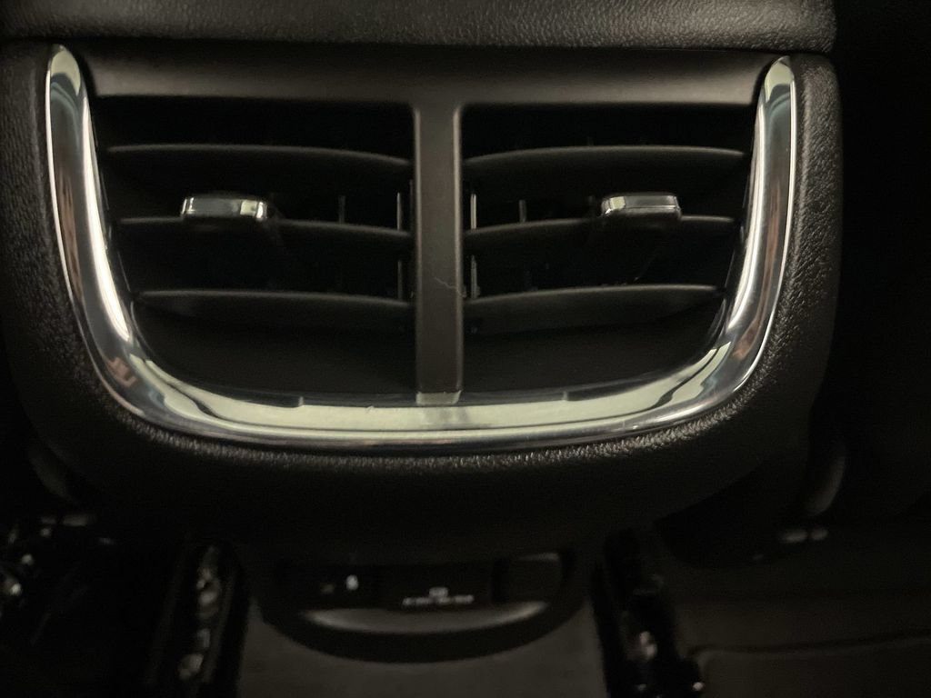 Used 2020 Chevrolet Malibu Premier FWD image 16