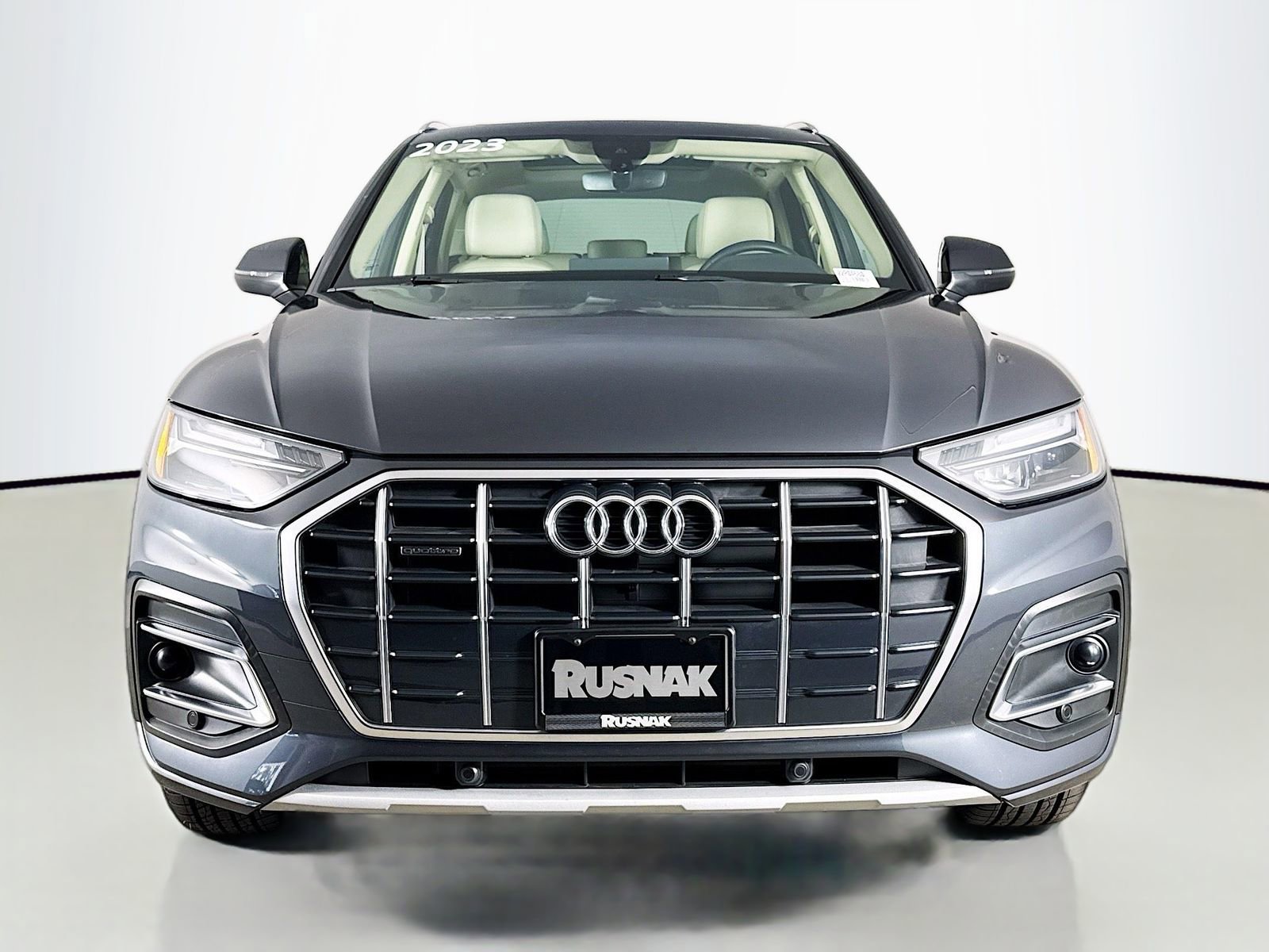 Used 2023 Audi Q5 2.0T Premium w/ Convenience Package image 2