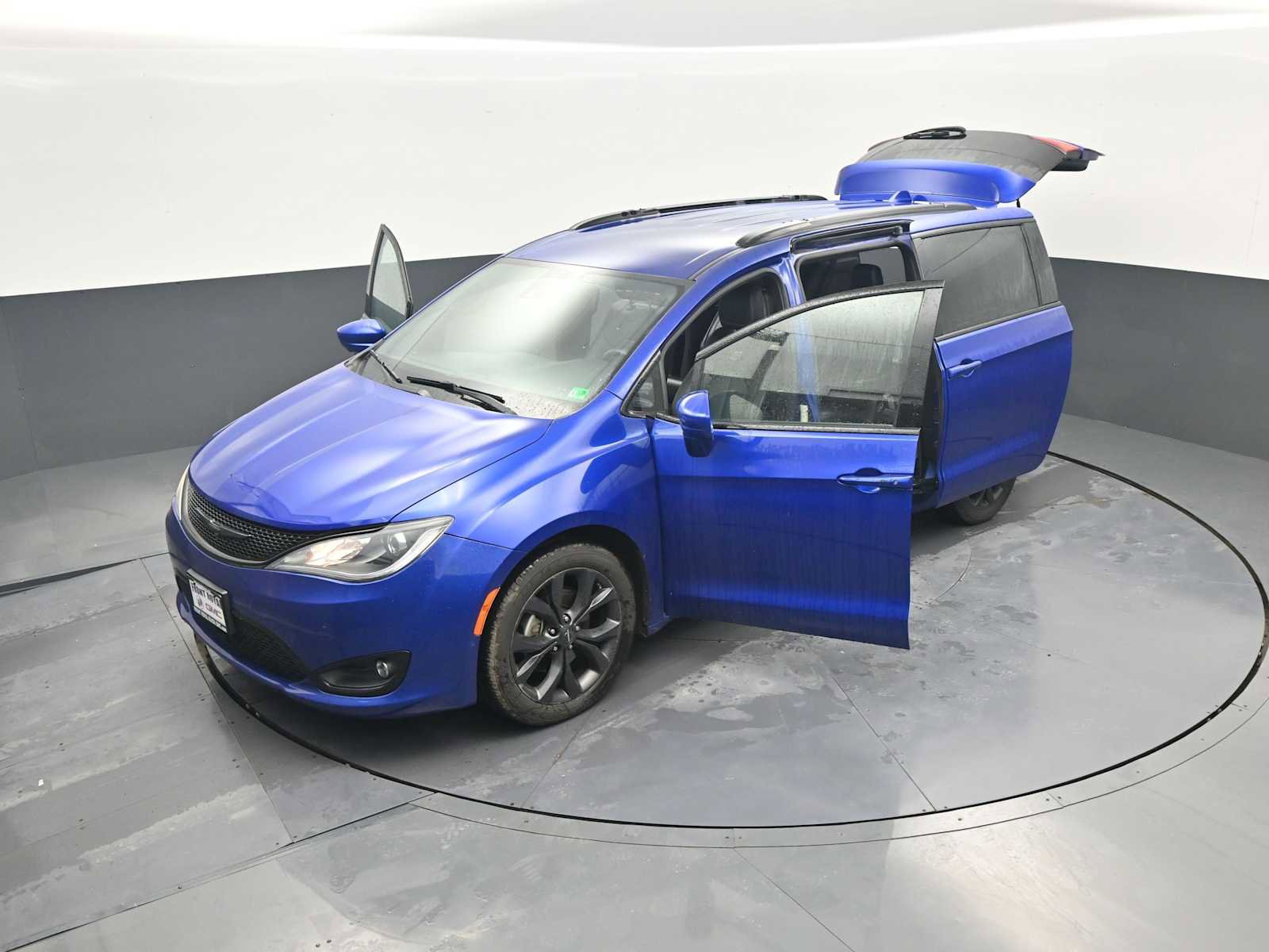 Used 2019 Chrysler Pacifica Touring-L Plus w/ Advanced Safetytec Group FWD image 43