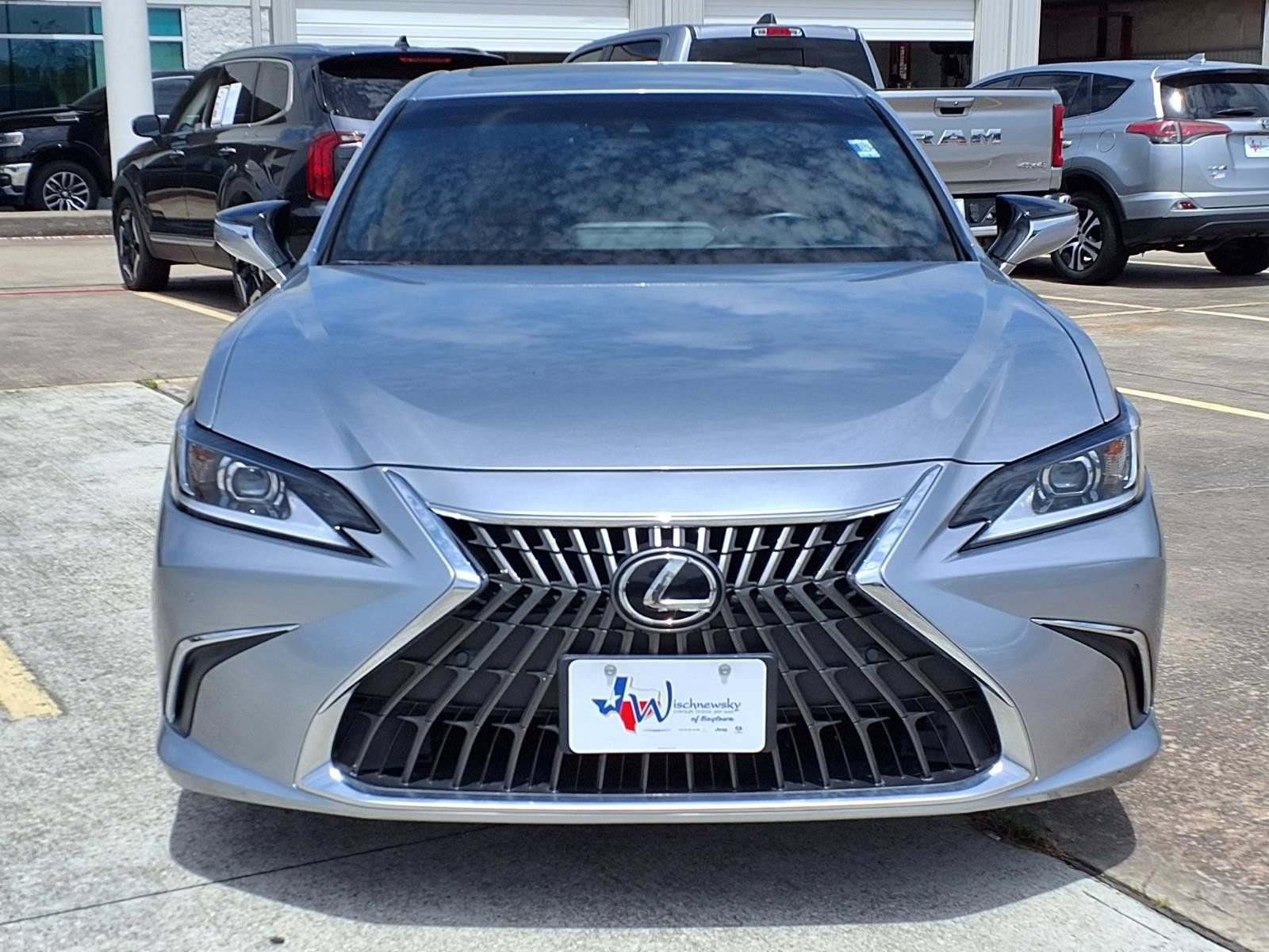 Used 2022 Lexus ES 350 w/ Premium Package FWD image 2