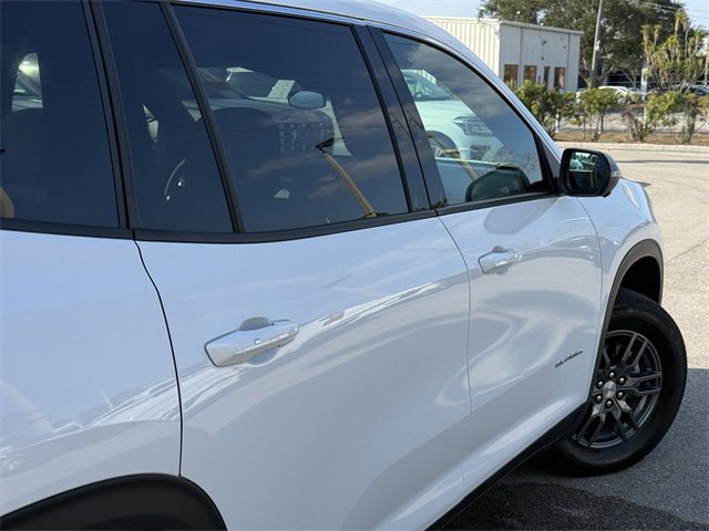 Used 2025 GMC Acadia Elevation image 9