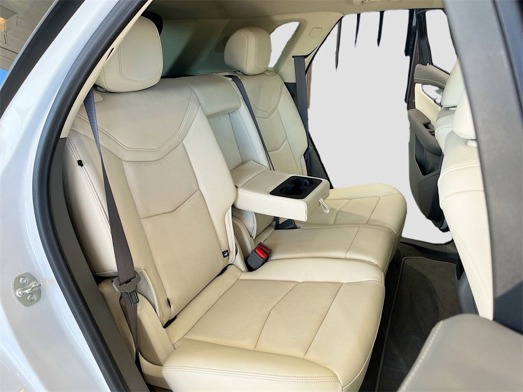 Used 2025 Cadillac XT5 Premium Luxury w/ LPO, ONYX Package image 28