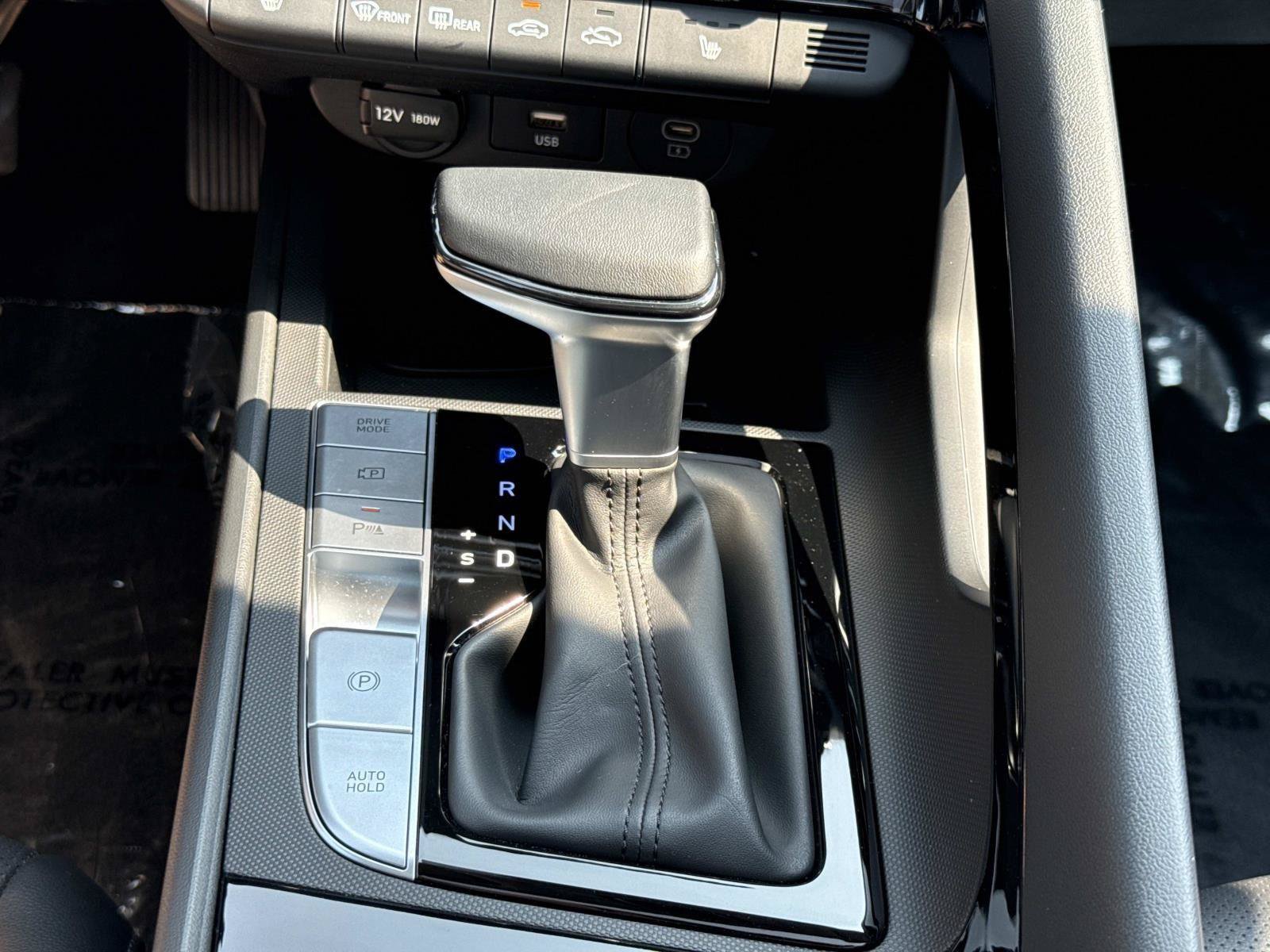 Certified 2024 Hyundai Elantra Limited FWD image 8