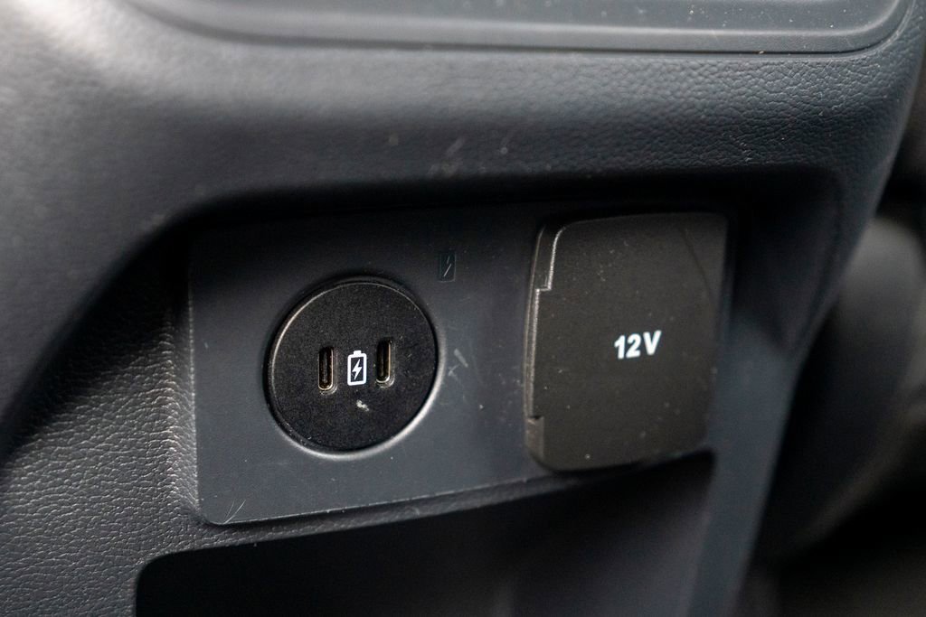 Used 2025 Ford Explorer Active image 31