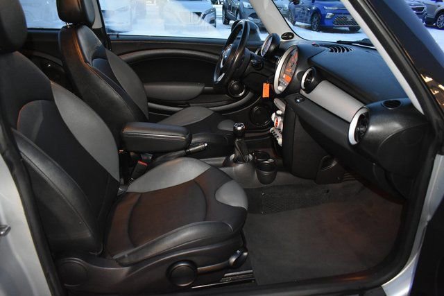 Used 2010 MINI Cooper Clubman Hardtop w/ Premium Pkg image 29