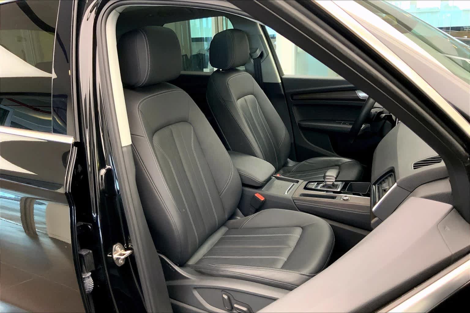 Used 2021 Audi Q5 2.0T Premium Plus w/ Premium Plus Package AWD/4WD image 9