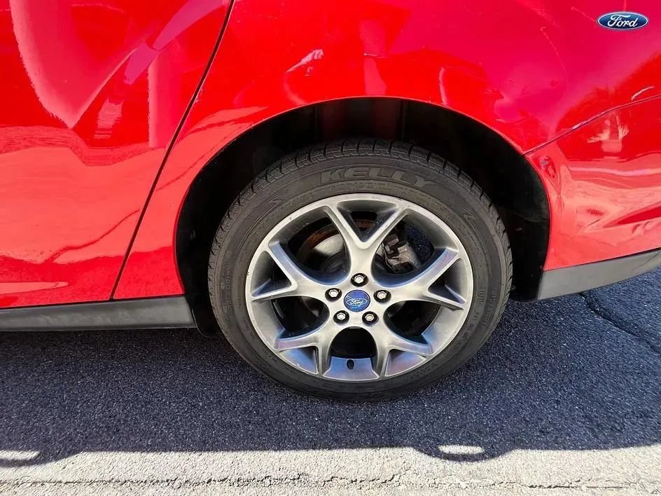 Used 2013 Ford Focus SE FWD image 19