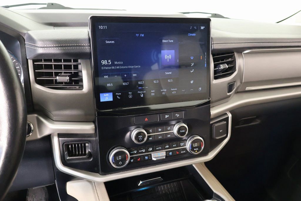 Used 2023 Ford Expedition Max XLT image 5