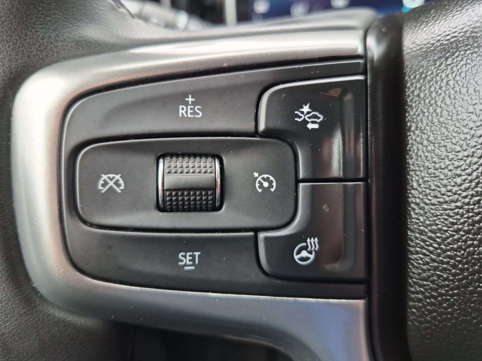 Used 2023 Chevrolet Silverado 1500 LT AWD/4WD image 25
