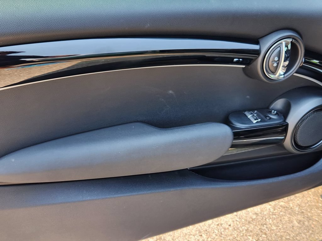 Used 2022 MINI Cooper SE w/ Driver Assistance Package FWD image 6