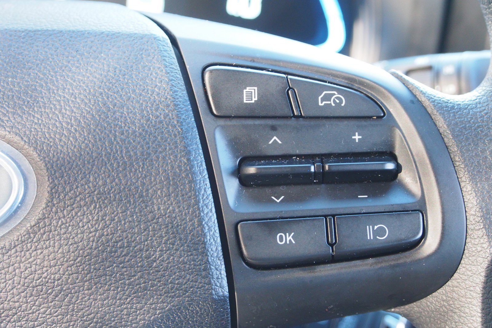 Used 2025 Hyundai Venue SE image 23