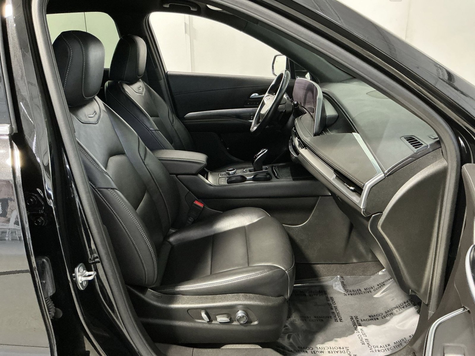 Used 2024 Cadillac XT4 Premium Luxury AWD/4WD image 25