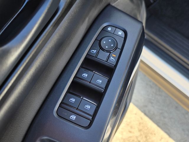 Used 2025 Nissan Pathfinder SV FWD image 25