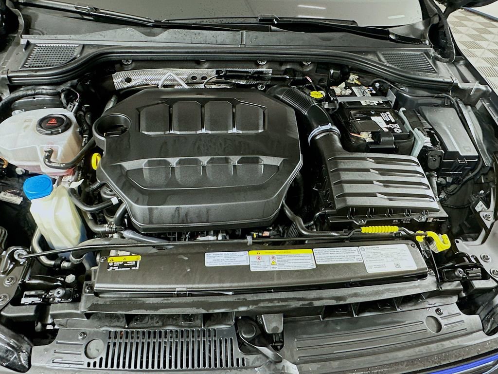 Used 2022 Volkswagen Golf R image 31