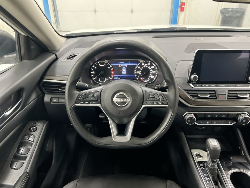 Used 2024 Nissan Altima 2.5 SV FWD image 11