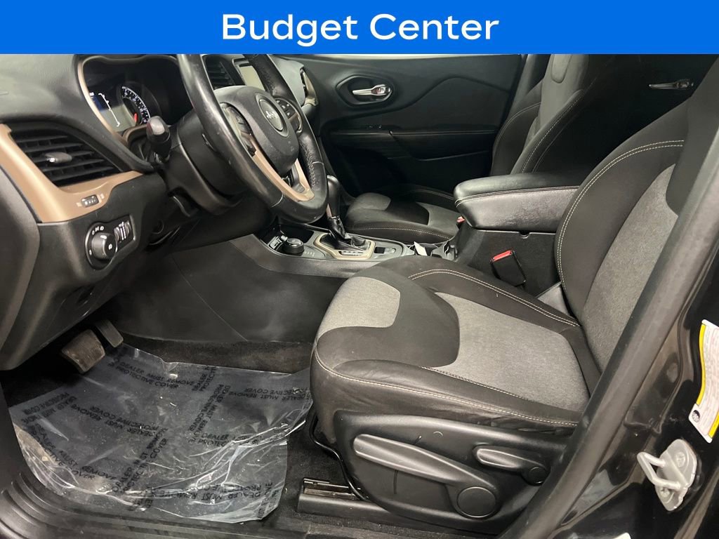 Used 2014 Jeep Cherokee Latitude w/ Cold Weather Group image 12