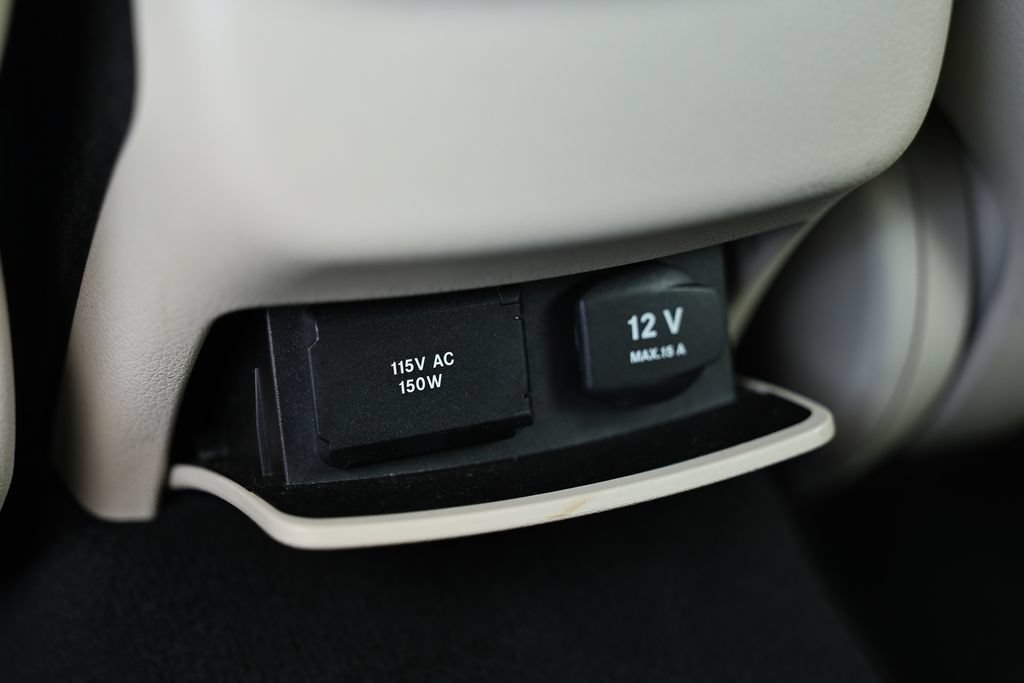 Used 2017 Mercedes-Benz E 400 4MATIC Wagon image 26