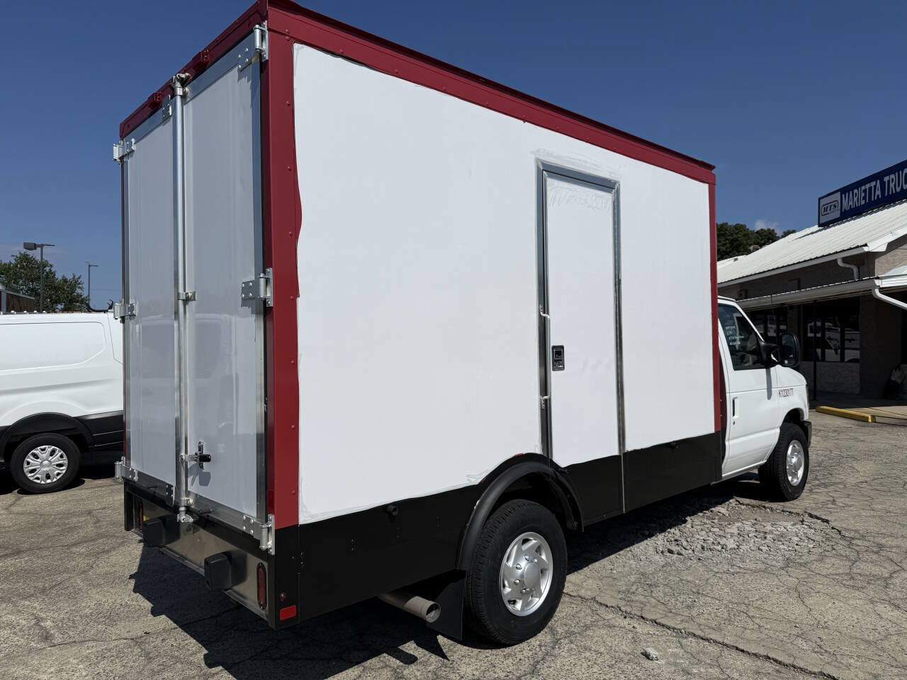 Used 2024 Ford E-350 and Econoline 350 Super Duty w/ Power Windows & Locks Group RWD image 5