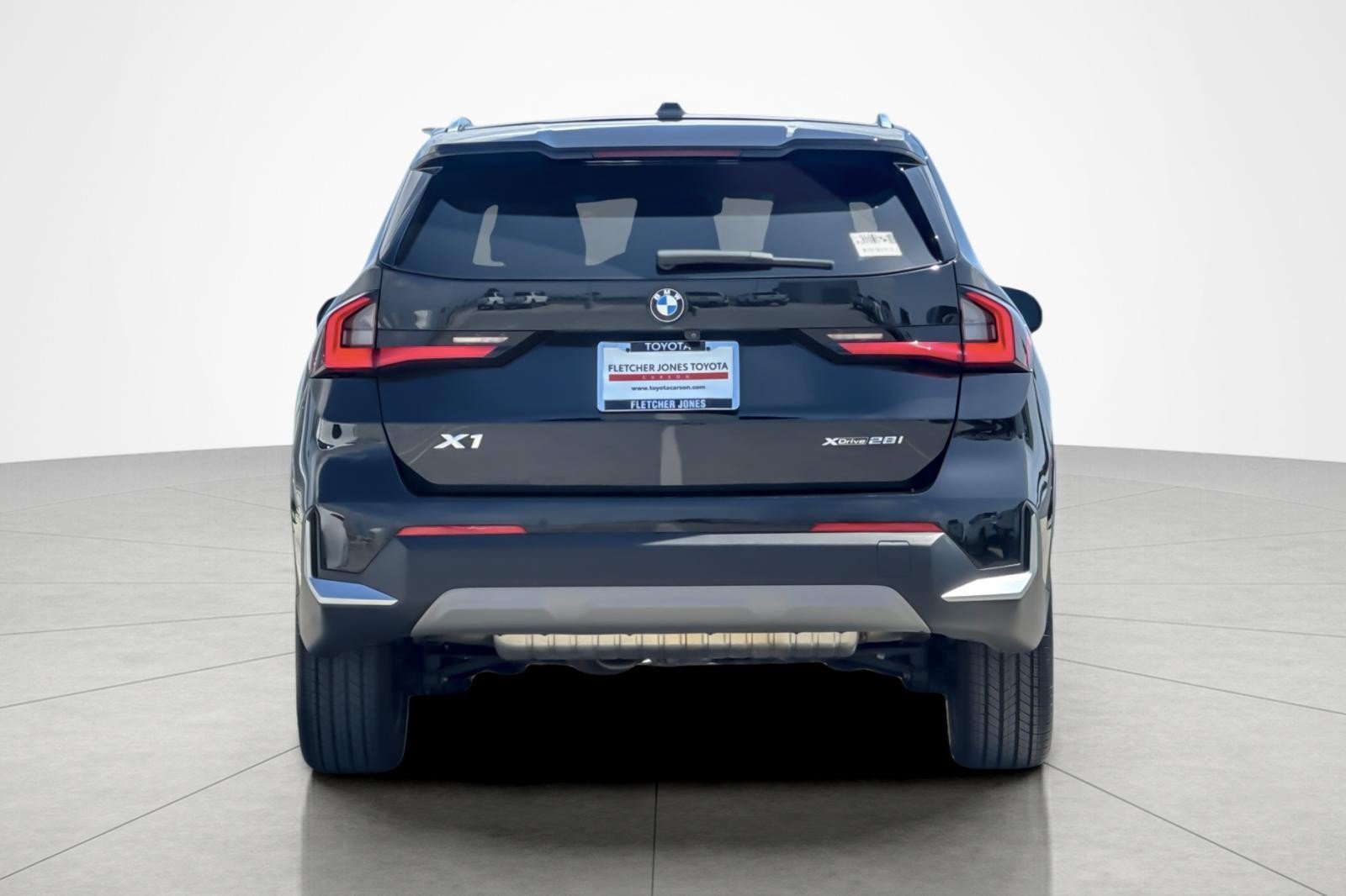 Used 2023 BMW X1 xDrive28i w/ Convenience Package AWD/4WD image 4