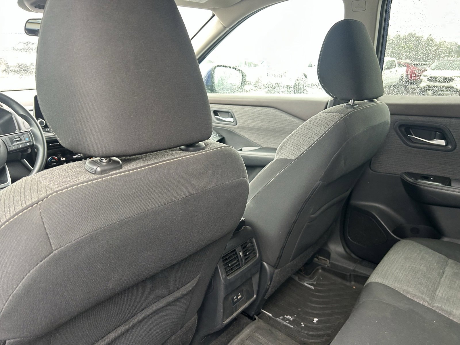 Used 2022 Nissan Rogue SV image 18