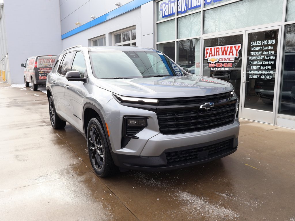 New 2026 Chevrolet Traverse LT image 2