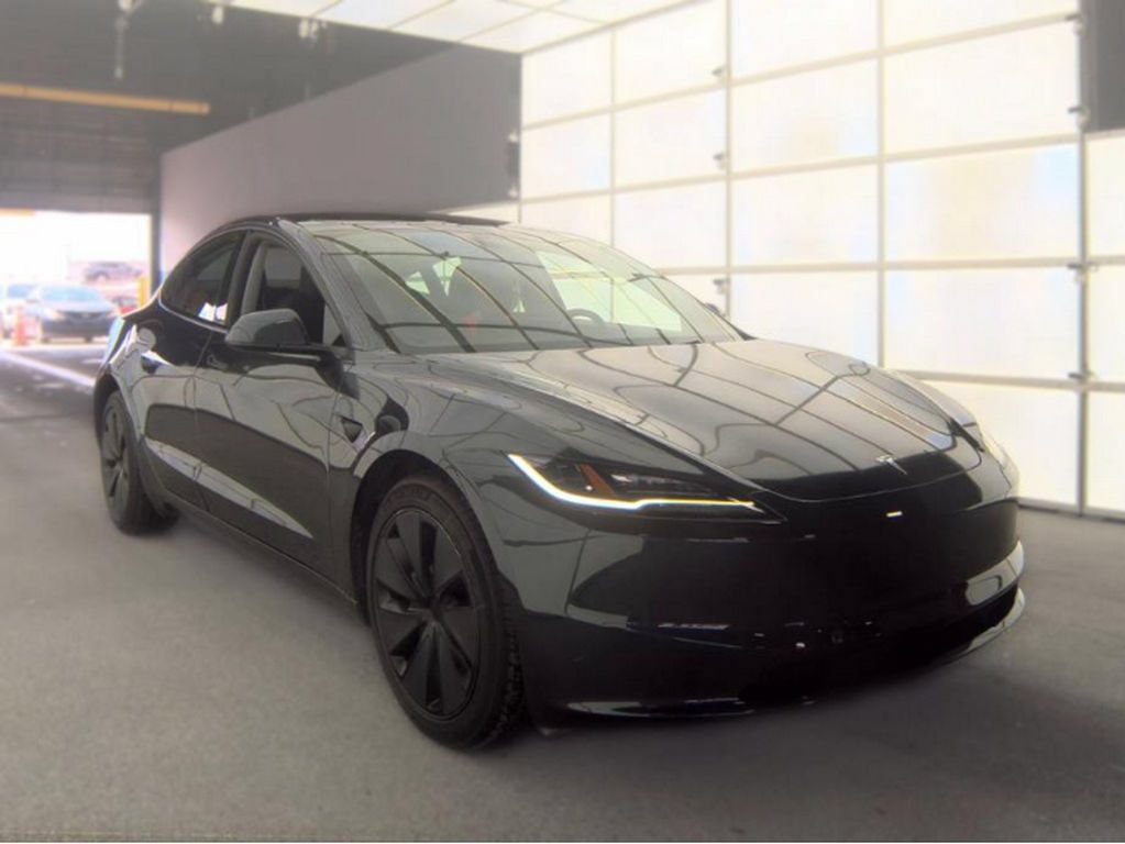 Used 2025 Tesla Model 3 RWD image 4