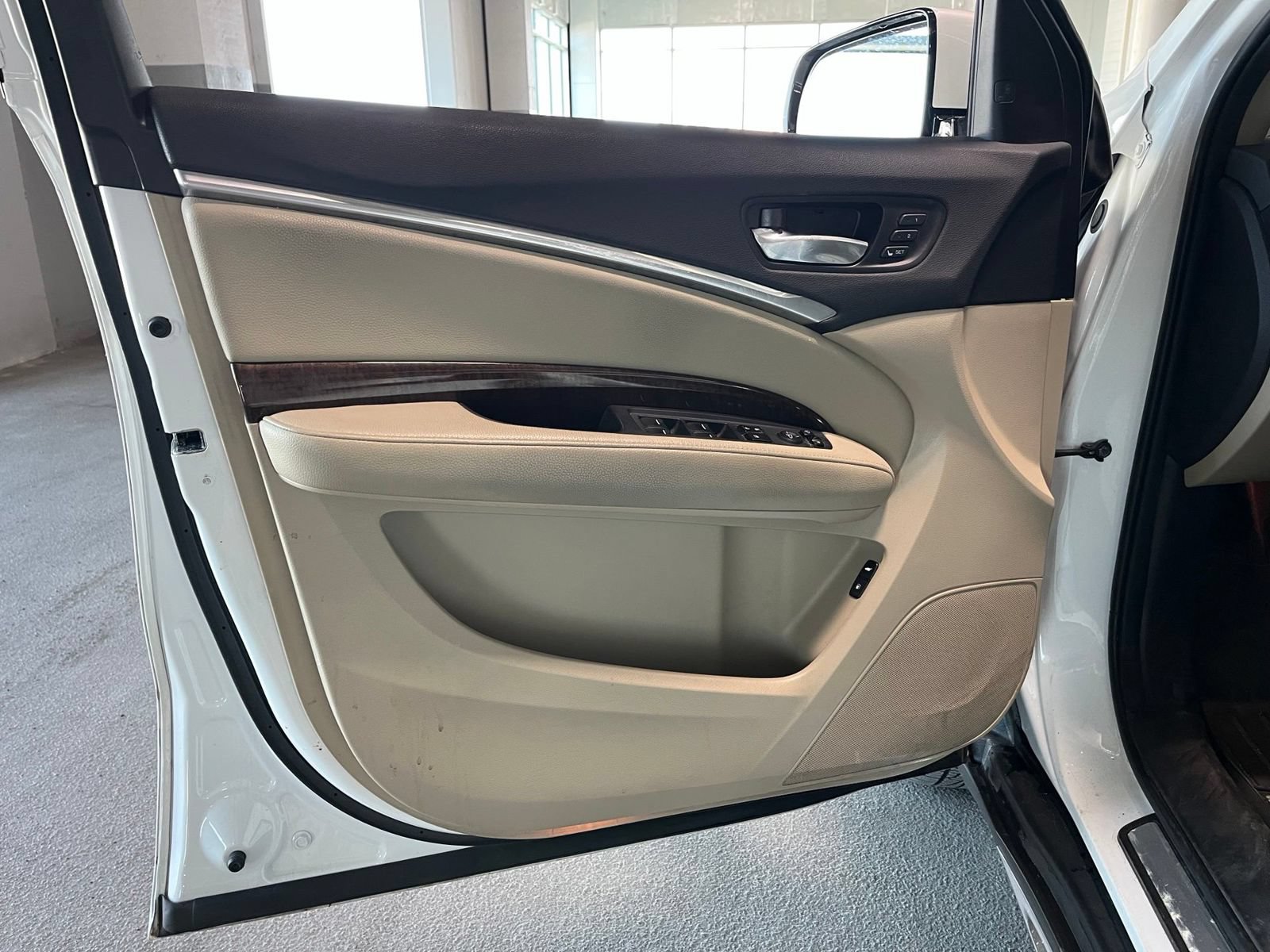 Used 2018 Acura MDX SH-AWD w/ Technology Package image 16