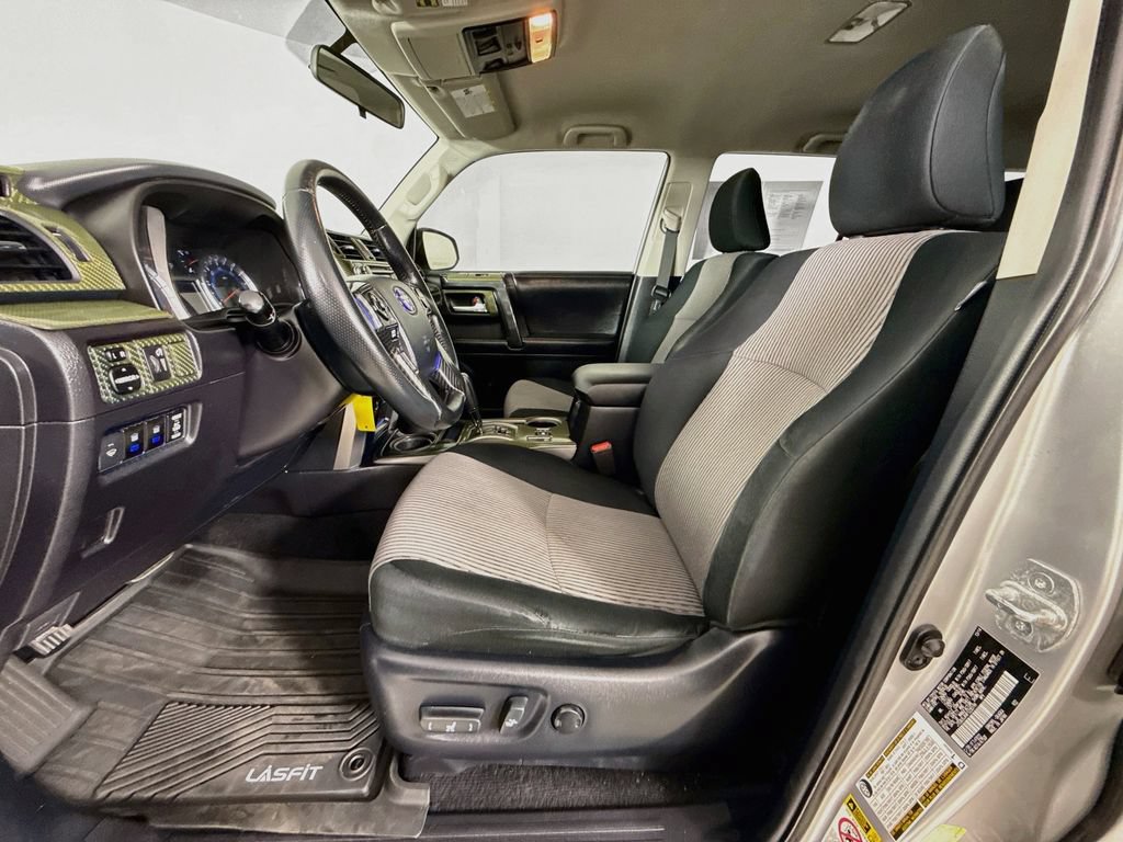 Used 2015 Toyota 4Runner SR5 AWD/4WD image 22