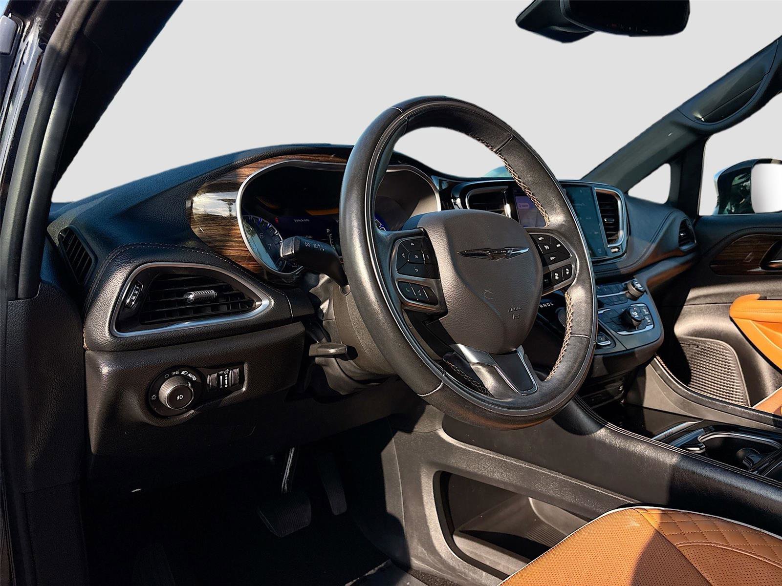 Used 2021 Chrysler Pacifica Pinnacle image 10