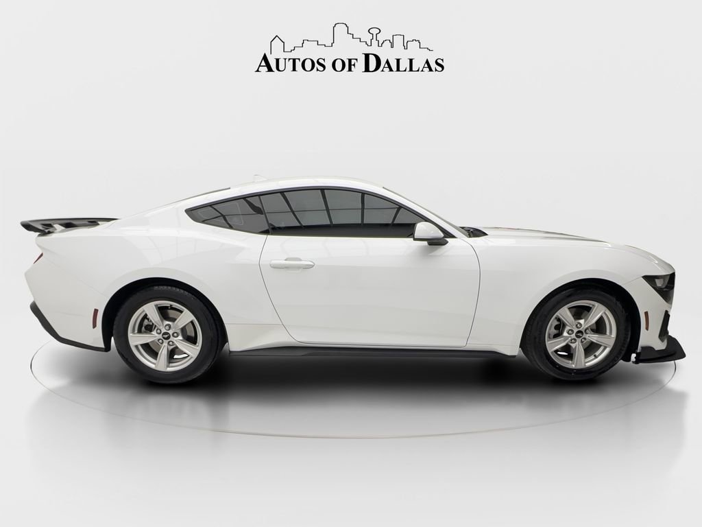 Used 2024 Ford Mustang EcoBoost image 7