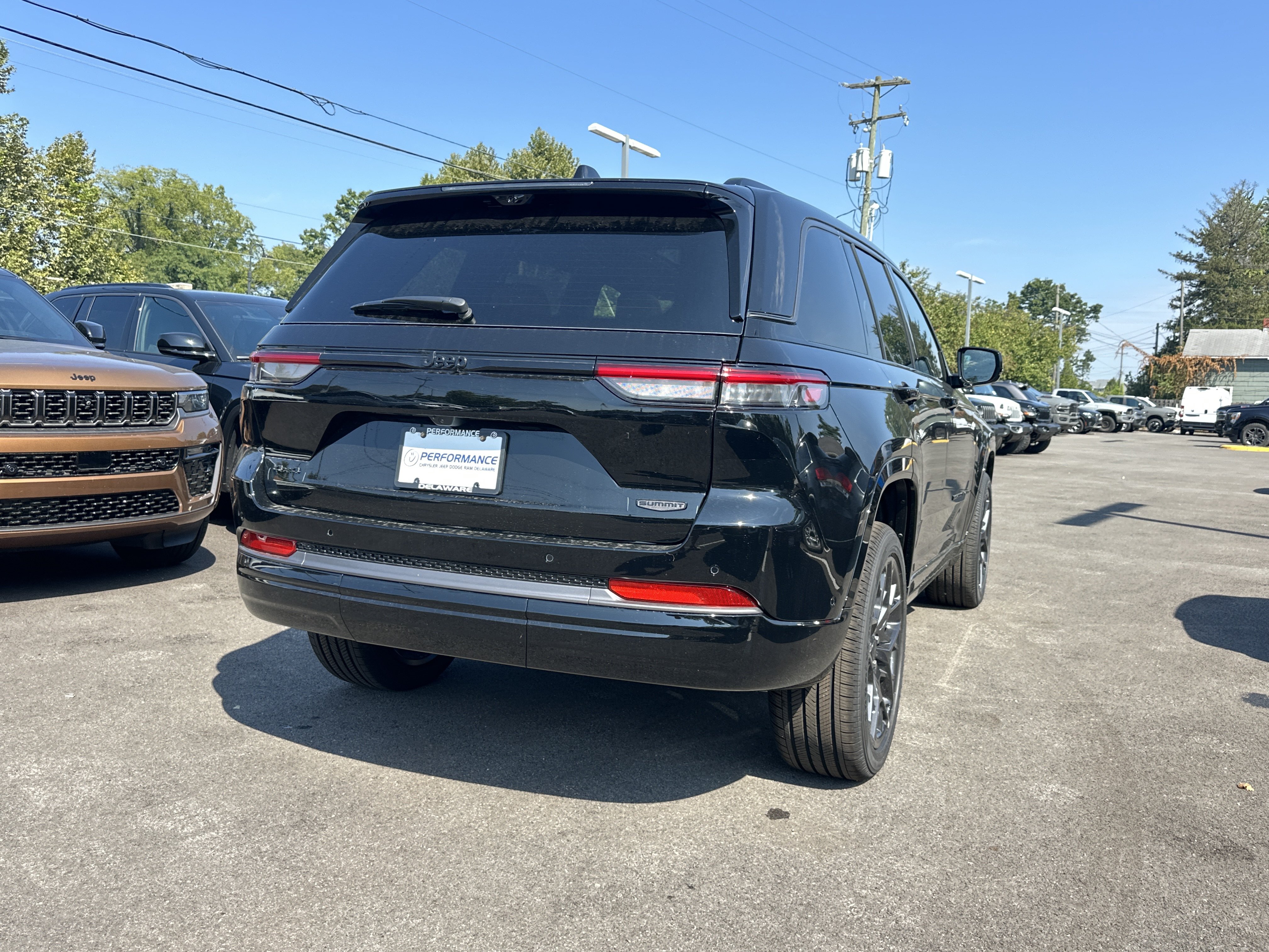 New 2027 Jeep Grand Cherokee Summit w/ Adv Protech Group IV AWD/4WD image 19