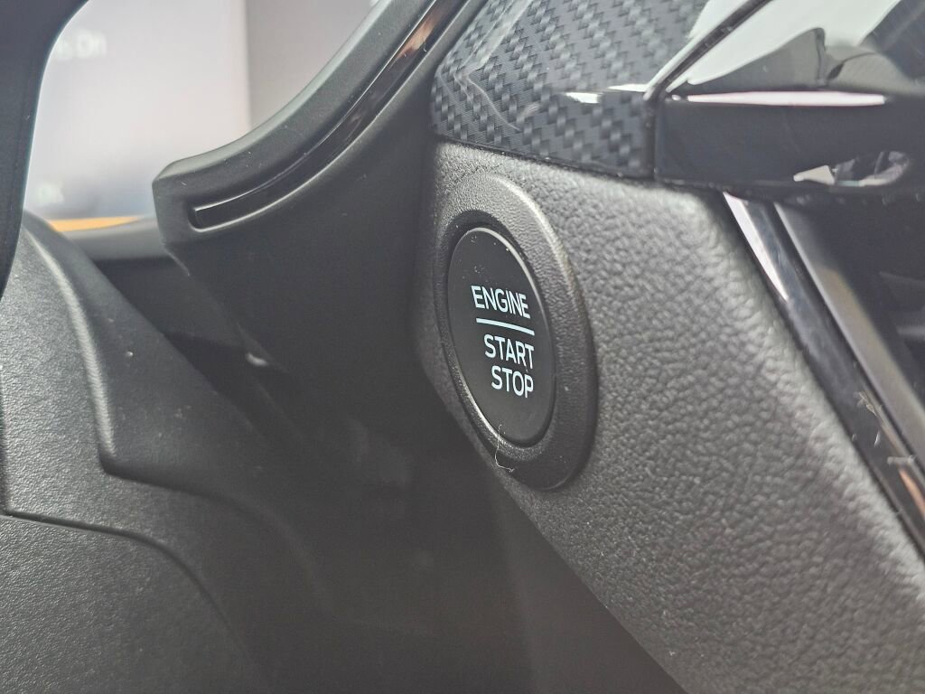 Certified 2025 Ford Escape ST-Line image 33