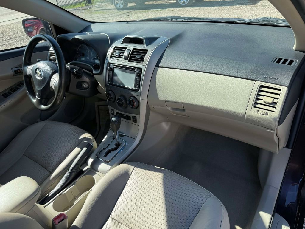 Used 2013 Toyota Corolla image 34