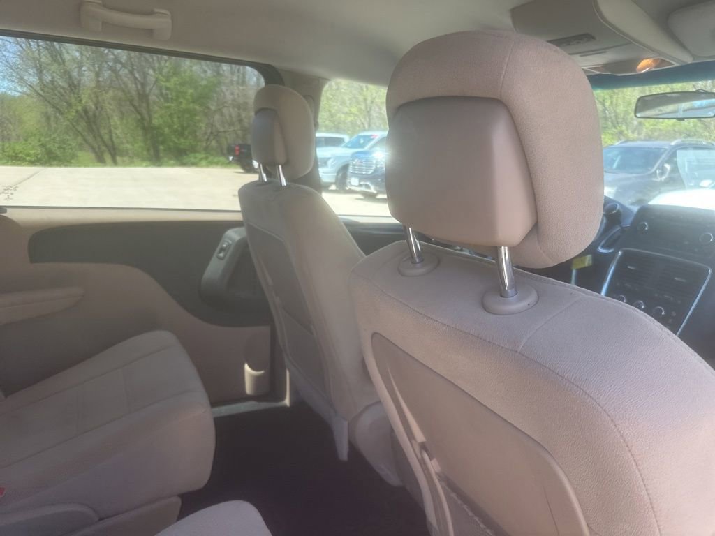 Used 2014 Dodge Grand Caravan SXT image 13