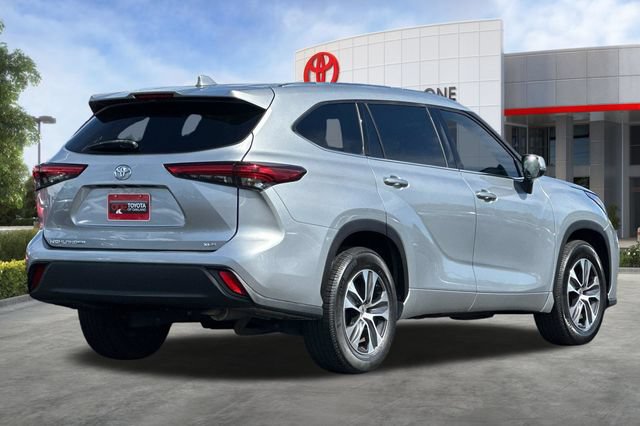Certified 2020 Toyota Highlander XLE FWD image 5