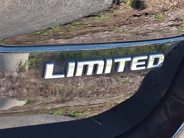 Used 2021 Jeep Grand Cherokee L Limited AWD/4WD image 32
