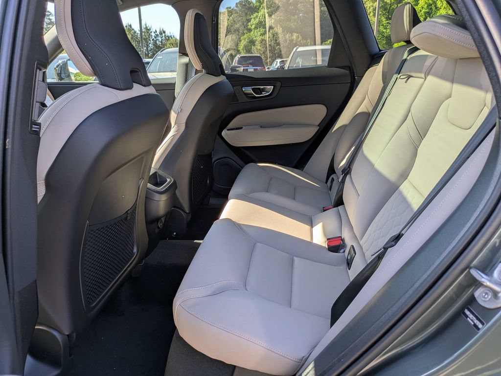New 2026 Volvo XC60 B5 Plus w/ Protection Package Premier AWD/4WD image 15
