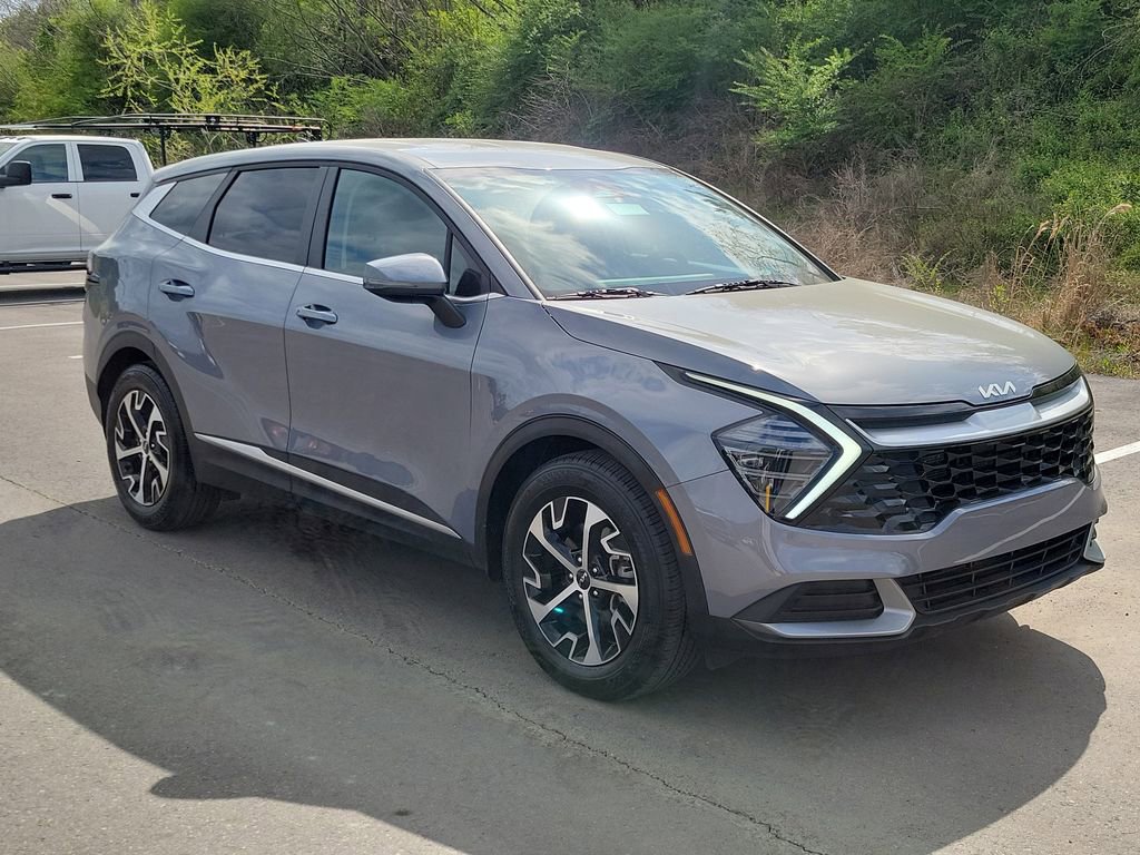 Used 2025 Kia Sportage EX FWD image 1