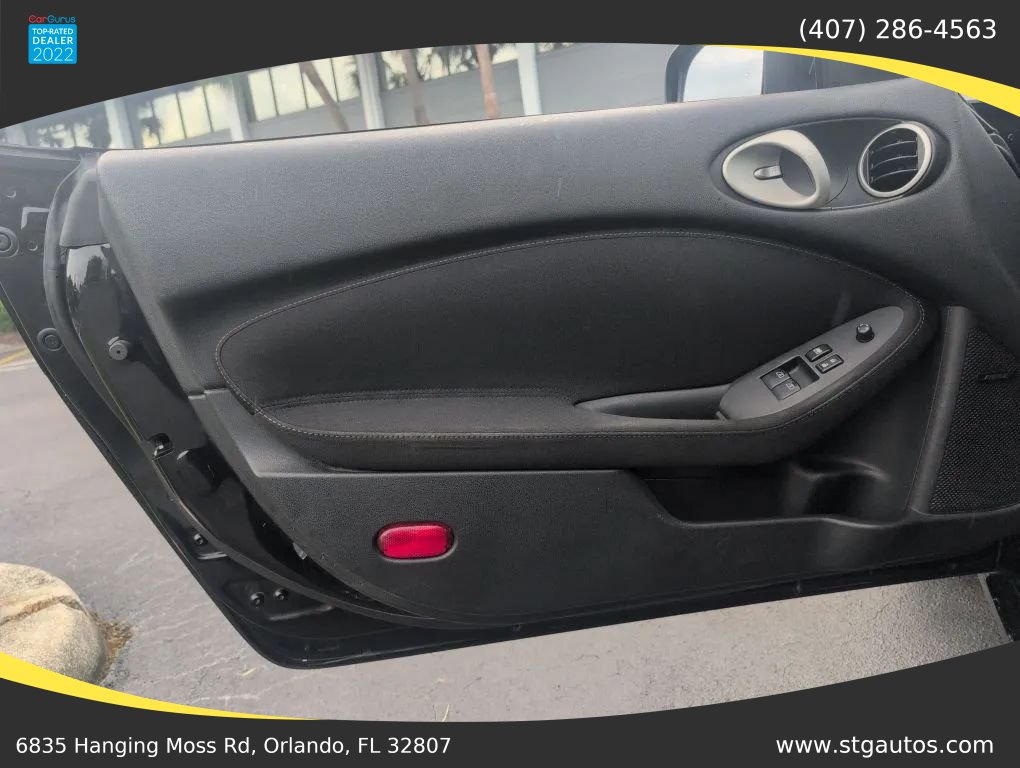 Used 2018 Nissan 370Z Coupe RWD image 10