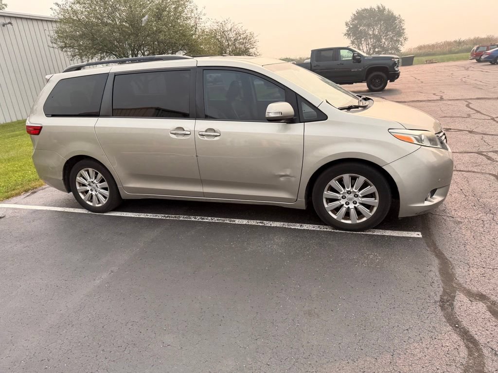 Used 2015 Toyota Sienna Limited Premium w/ Advanced Technology Package FWD image 6