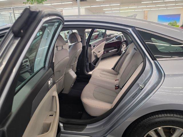 Used 2017 Hyundai Sonata SE FWD image 30