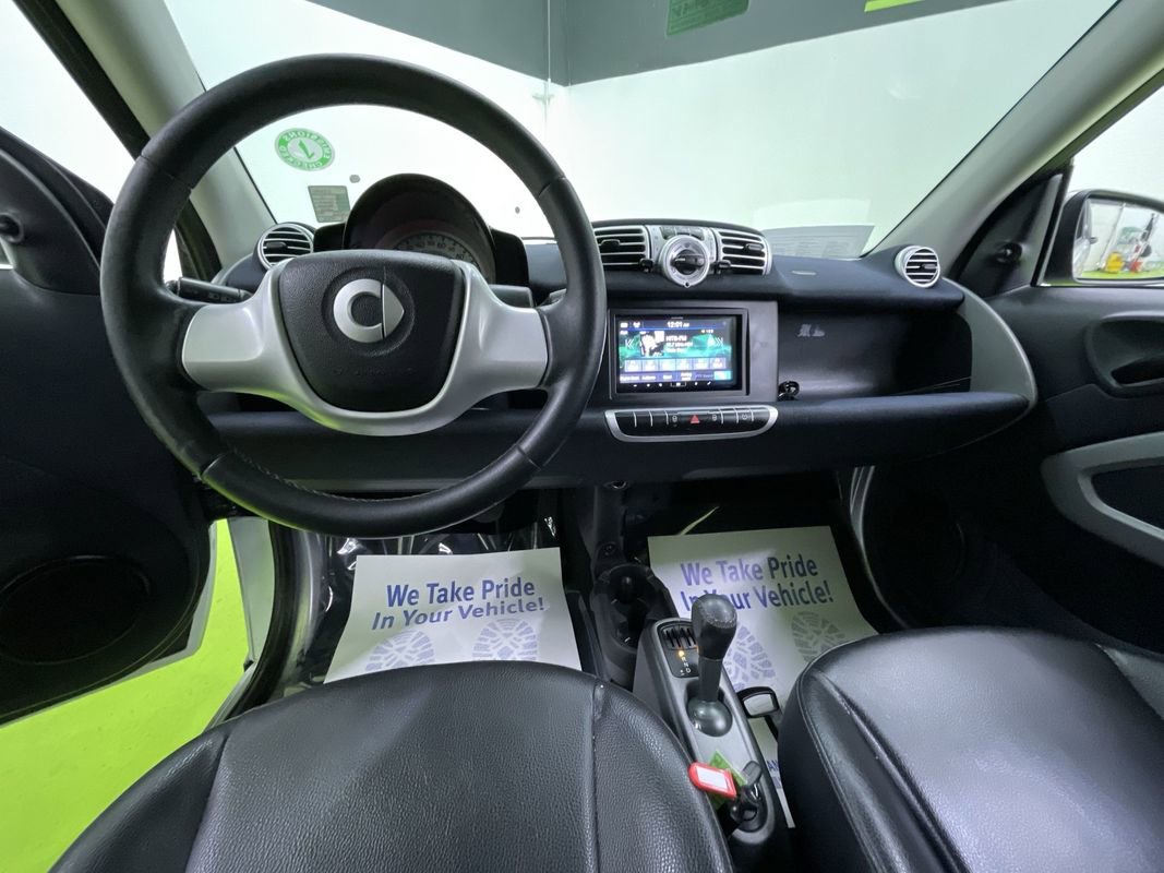 Used 2013 smart fortwo pure image 16