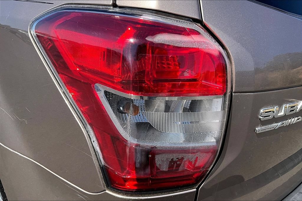 Used 2015 Subaru Forester 2.5i Premium AWD/4WD image 30