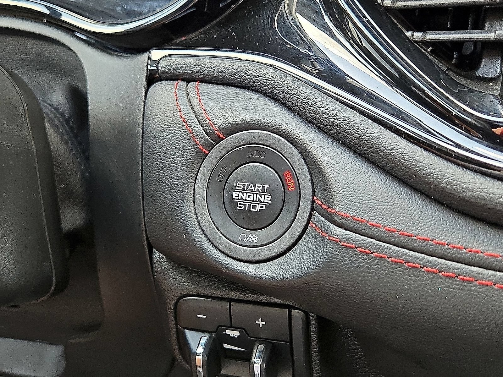 Used 2025 Dodge Durango GT AWD/4WD image 32